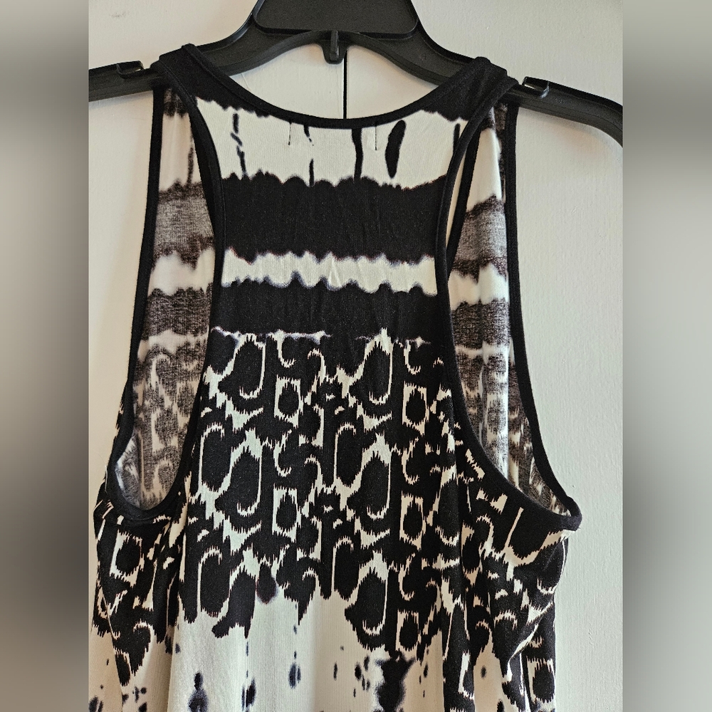NWT Karen Kane Tank Top Black White Geometric Design Racerback Size XL - Picture 5 of 7